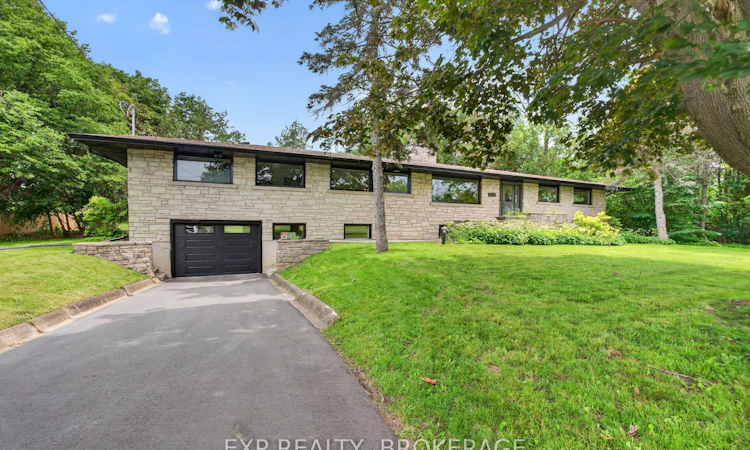 1802 Sydenham Road