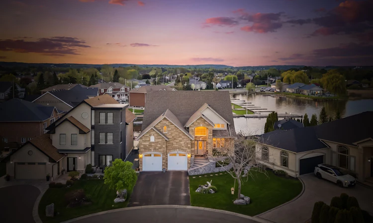 32 Edgewater Drive