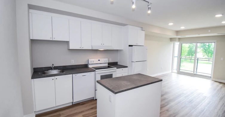 228-50 Herrick Avenue, St. Catharines, ON, L2P 0B8 - 6