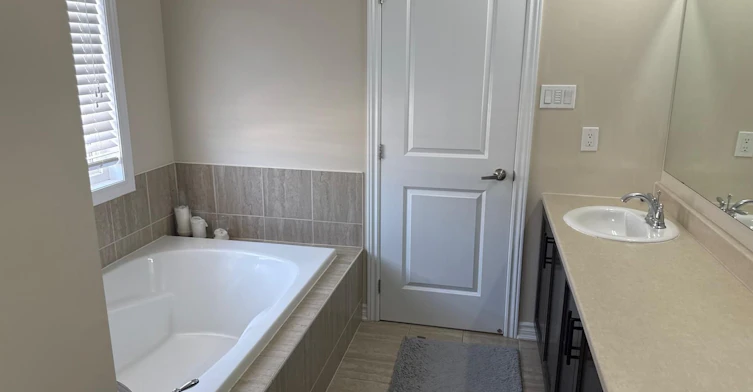 371 Vendevale Avenue, Ottawa, ON, K2P 0S4 - 5