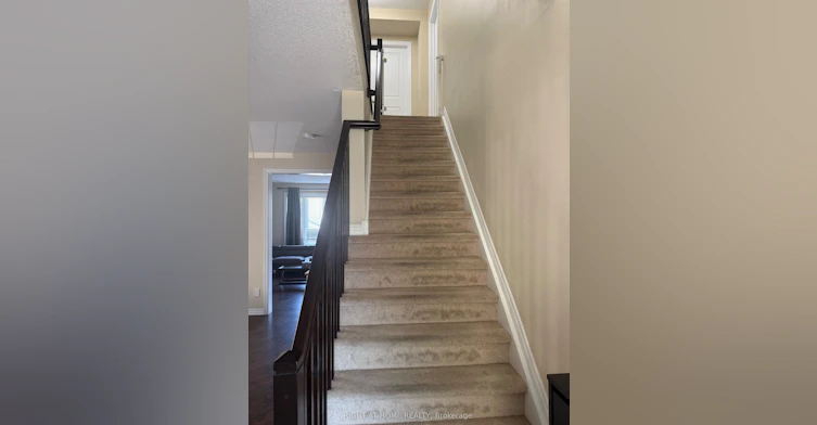 371 Vendevale Avenue, Ottawa, ON, K2P 0S4 - 2