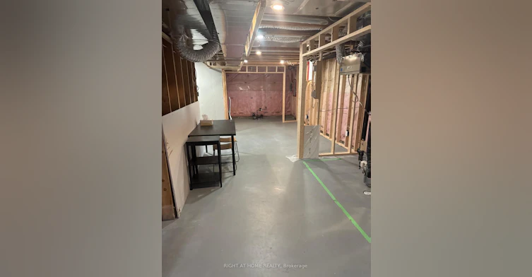 371 Vendevale Avenue, Ottawa, ON, K2P 0S4 - 27