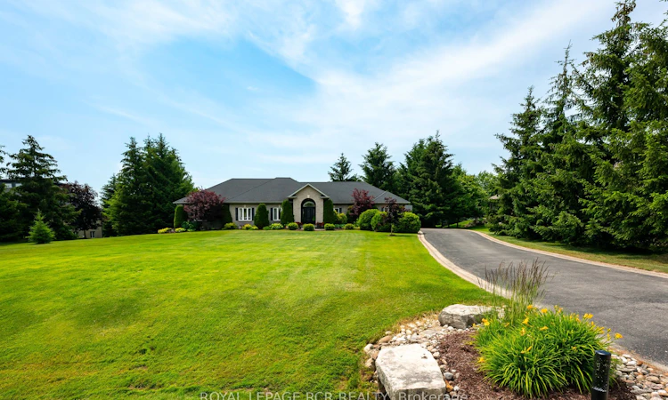 6 Brookhaven Crescent