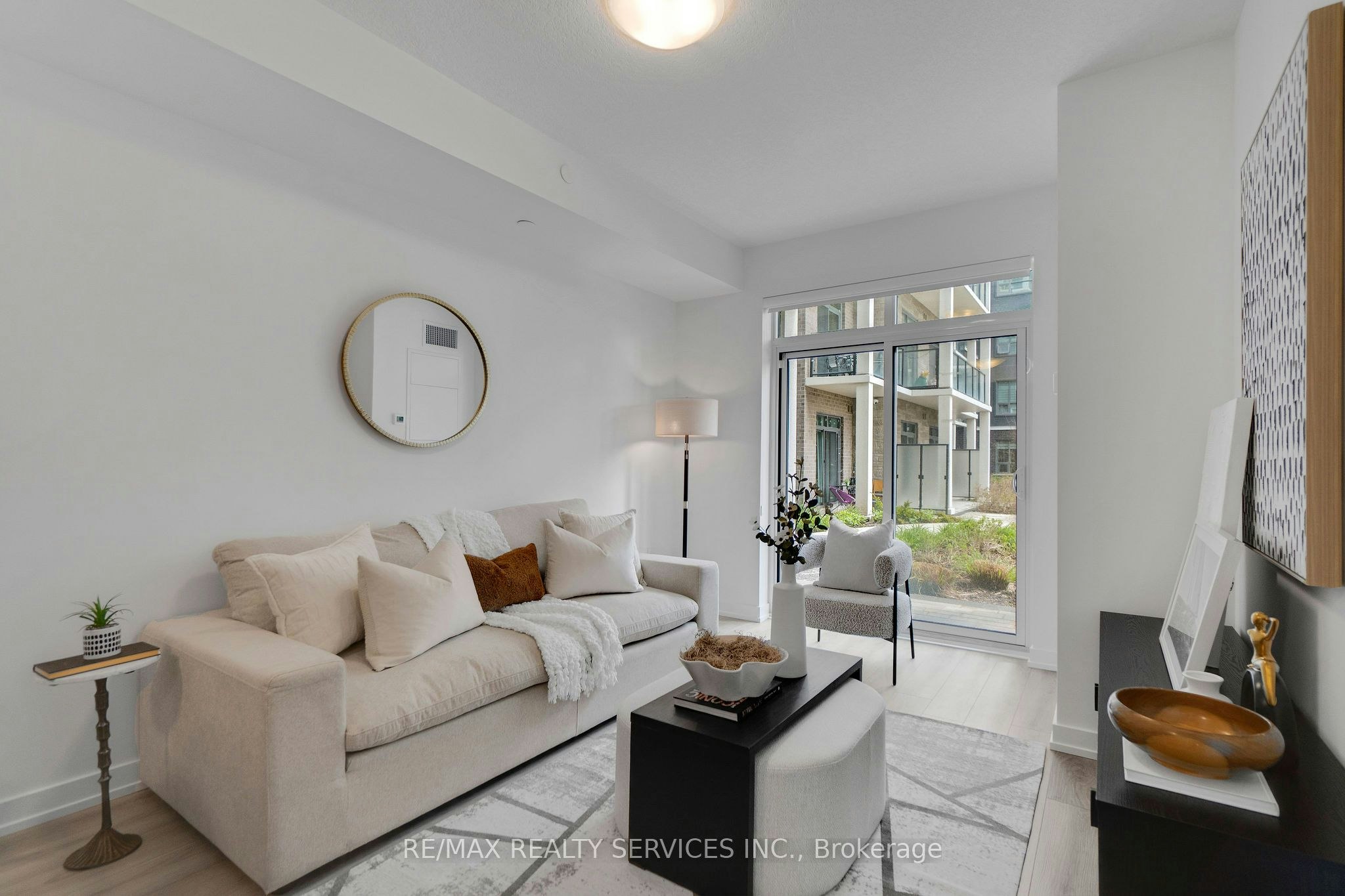 136-5055 Greenlane Road, Lincoln, ON, L3J 2J3