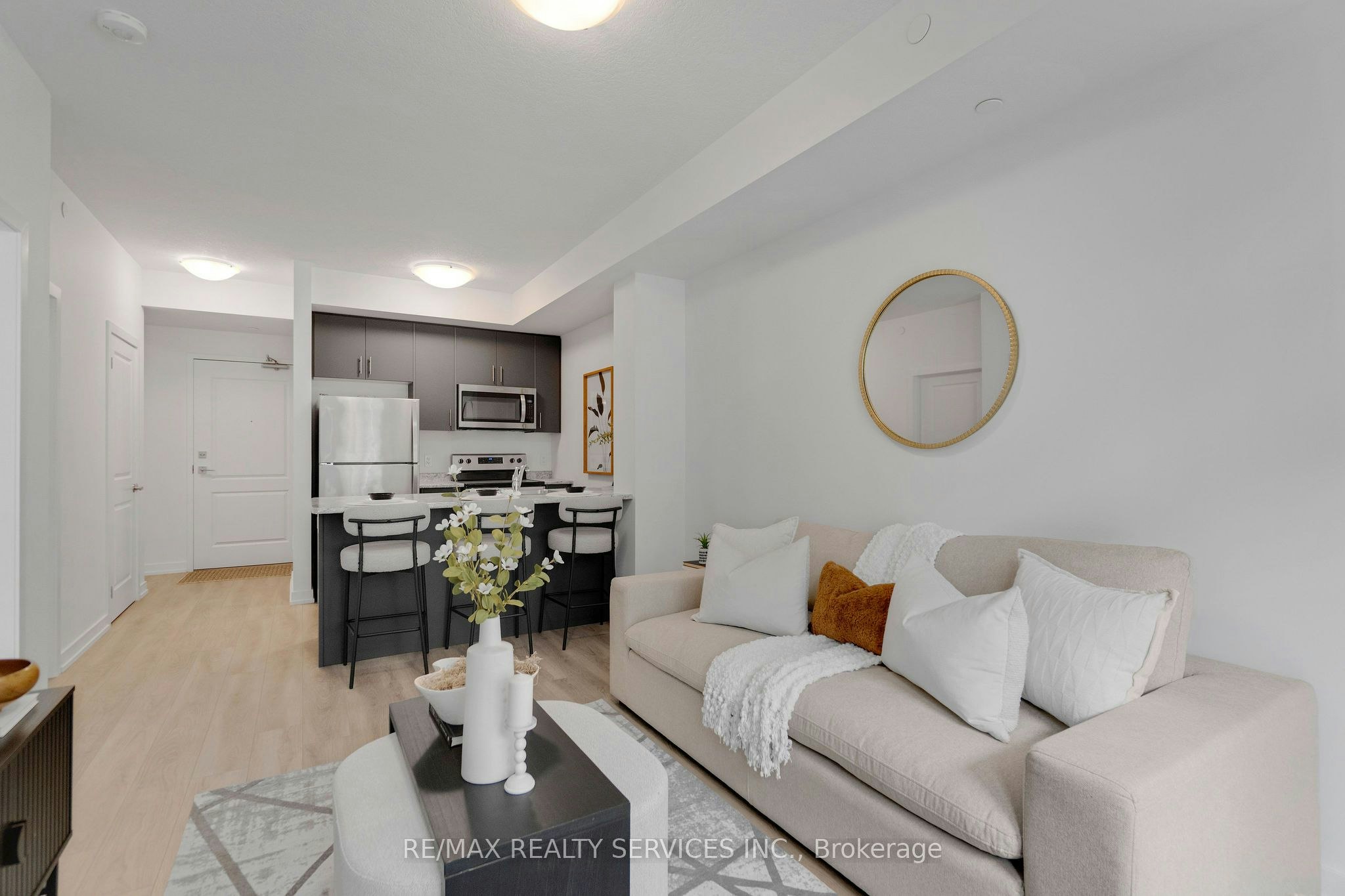 136-5055 Greenlane Road, Lincoln, ON, L3J 2J3