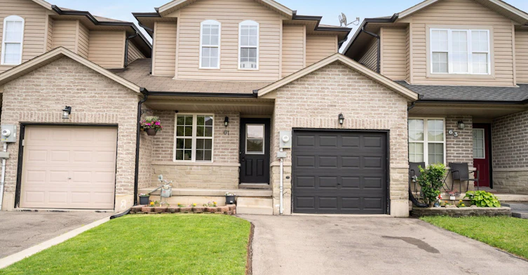 61 Thames Way, Hamilton, ON, L0R 1W0 - 2