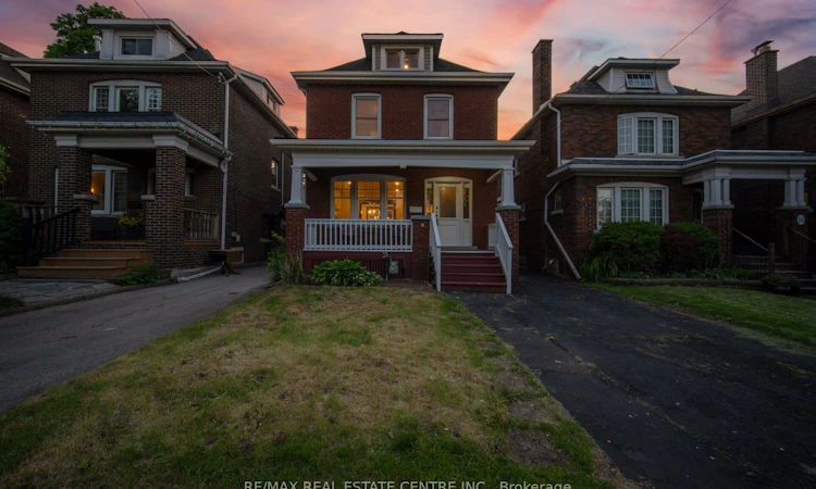 90 Holton Avenue S