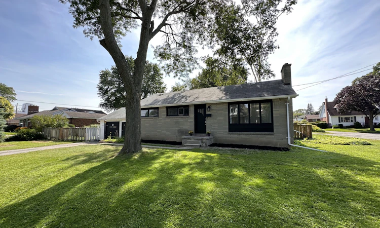 6 Woodland Acres W