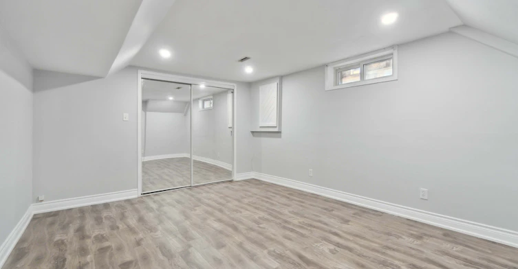 91 Boston (Lower) Crescent, Hamilton, ON, L8T 4N1 - 4