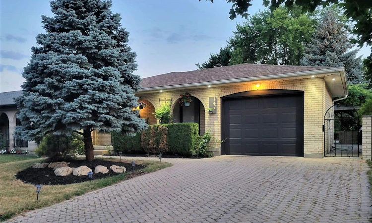 147 Muriel Crescent
