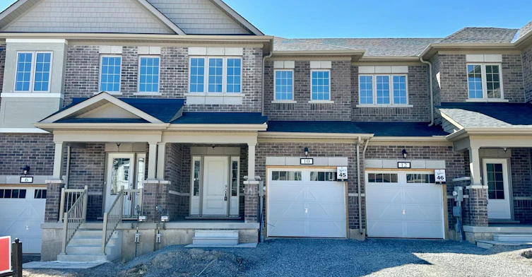 10 Sapphire Way, Thorold, ON, L2V 0L4