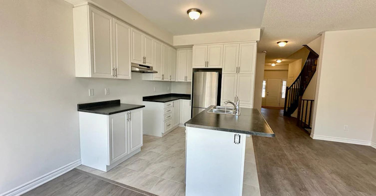 10 Sapphire Way, Thorold, ON, L2V 0L4 - 10