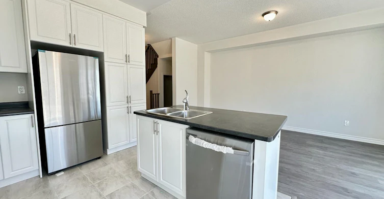 10 Sapphire Way, Thorold, ON, L2V 0L4 - 12