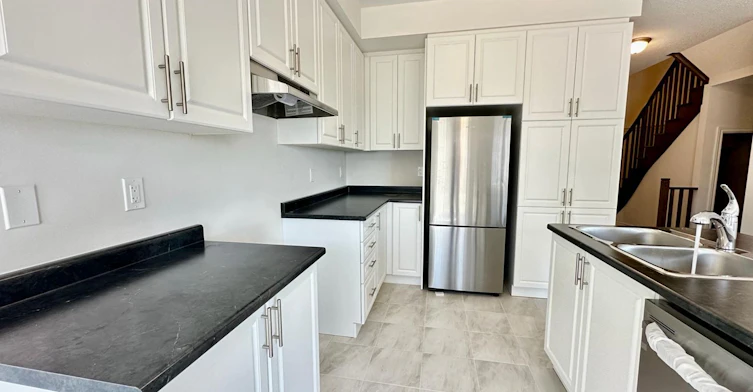 10 Sapphire Way, Thorold, ON, L2V 0L4 - 11