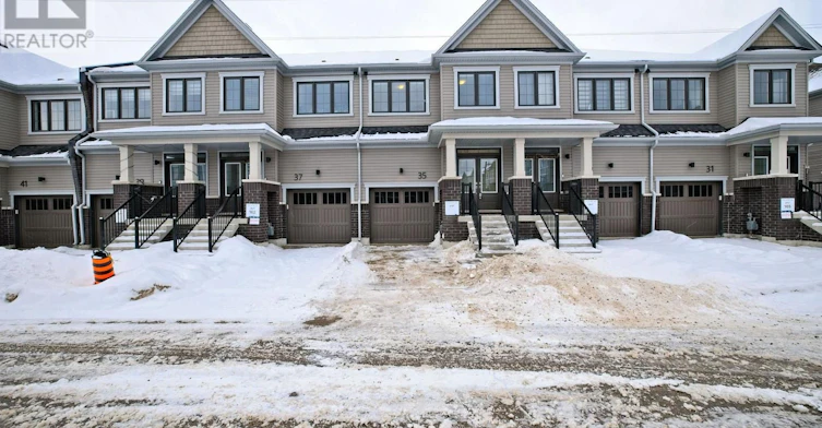 35 Radium Common, Cambridge, ON, N1R 5S2 - 2
