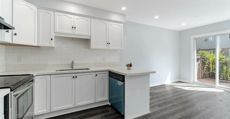 63 Pinewoods Drive, Hamilton, ON, L8J 2T6 - 8