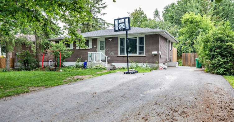 2-1041 Barnardo Avenue, Peterborough, ON, K9H 5W9