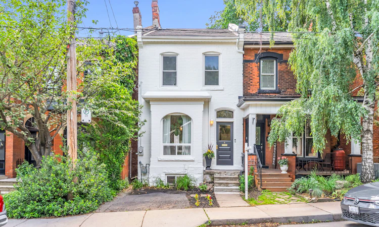 76 Pearl Street N