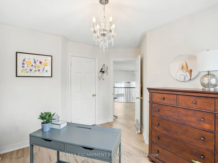 156 Valmont Street, Hamilton, ON, L9G 4Z9 - 40