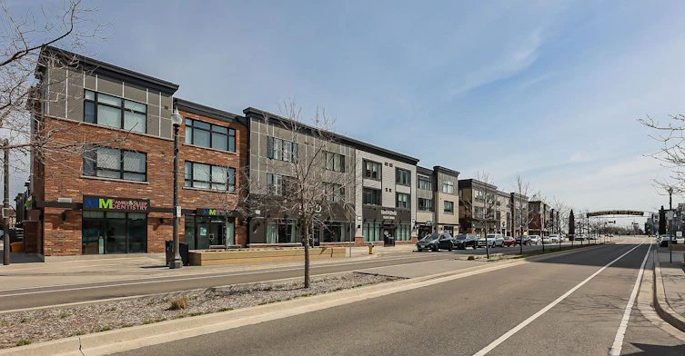 701-385 Winston Road, Grimsby, ON, L3M 0J3 - 37