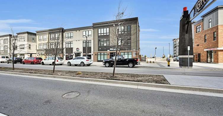 701-385 Winston Road, Grimsby, ON, L3M 0J3 - 32