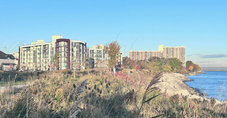 110-101 Shoreview Place, Hamilton, ON, L8E 0K2
