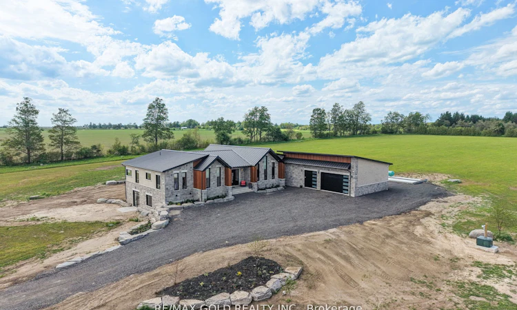 554068 Mono Amaranth Townline