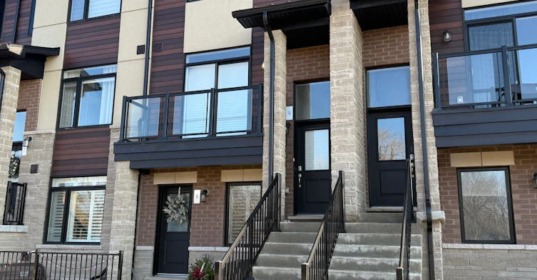 9-590 North Service Road, Hamilton, ON, L8E 0K5