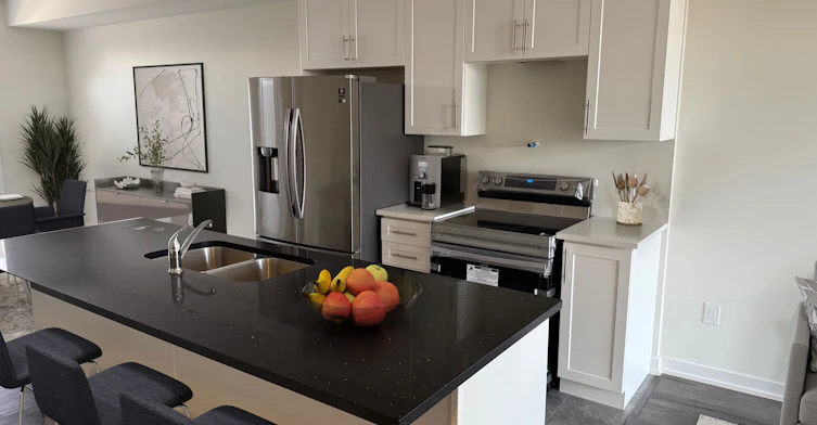 9-590 North Service Road, Hamilton, ON, L8E 0K5 - 4