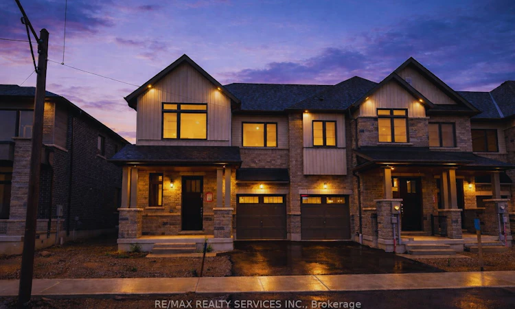 10 Molnar Crescent