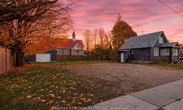 3 Elora Street N