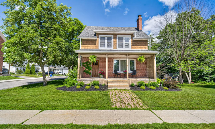 18 Sturgeon Road N
