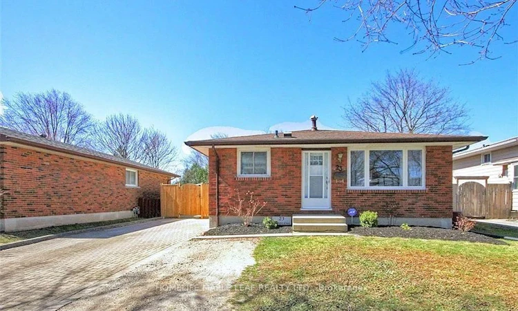 23 Barrett Crescent