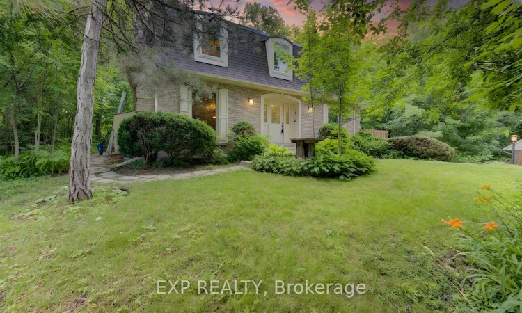 318 Shakespeare Place W