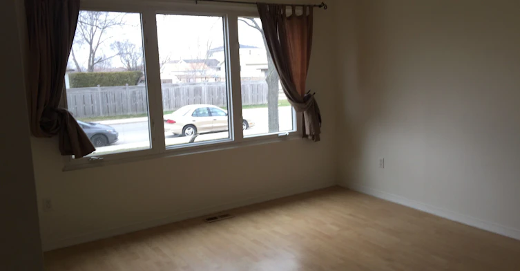11 Lawnhurst Drive, Hamilton, ON, L8V 4N8 - 3
