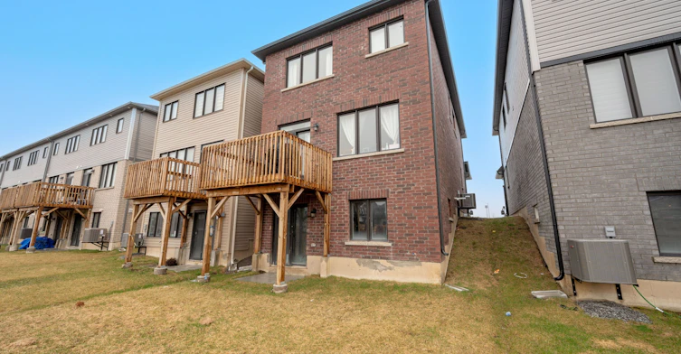 61 Vanilla Trail, Thorold, ON, L2V 0L3 - 12