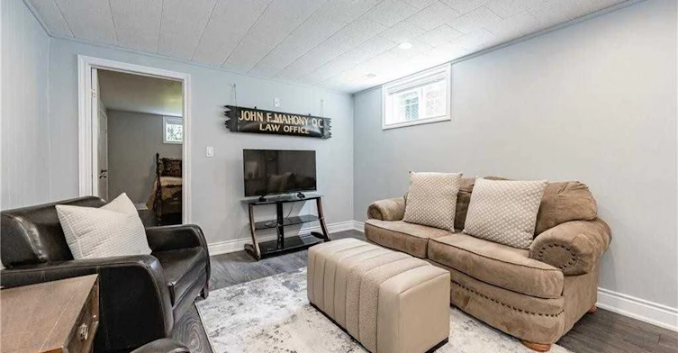118 Briarwood Crescent, Hamilton, ON, L9C 4C4 - 4