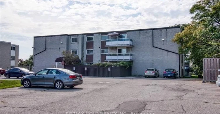 211-71 Vanier Drive, Kitchener, ON, N2C 1J4 - 3