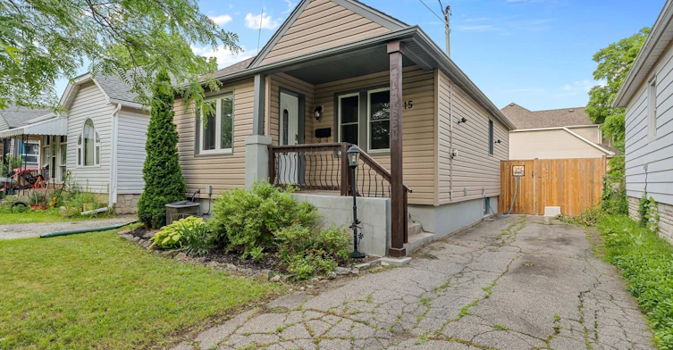 15 Ravine Road, St. Catharines, ON, L2P 3A6
