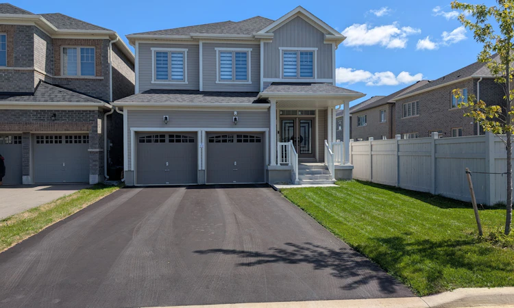 435 Black Cherry Crescent