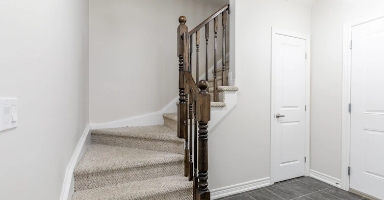 38 Southshore Crescent, Hamilton, ON, L8E 0J3 - 4