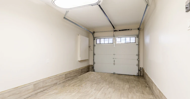 38 Southshore Crescent, Hamilton, ON, L8E 0J3 - 5