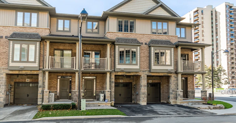 38 Southshore Crescent, Hamilton, ON, L8E 0J3