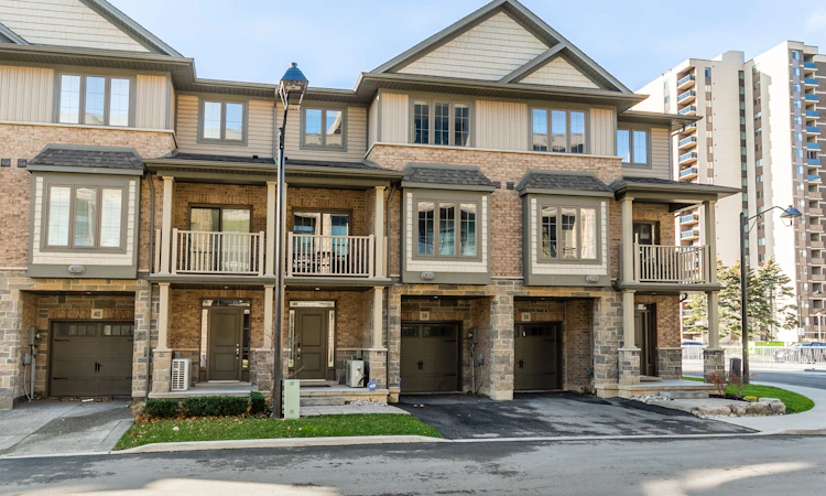 38 Southshore Crescent
