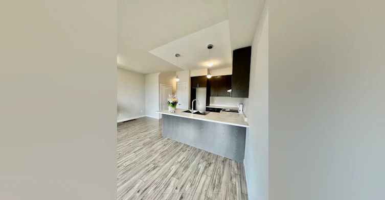 64-24 Mockingbird Lane, Hamilton, ON, L8E 0K7 - 4