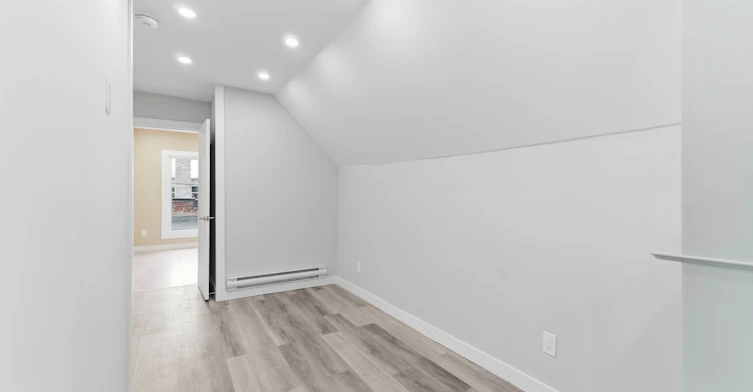 # Upper-759 Barton Street E, Hamilton, ON, L8L 3A9 - 7