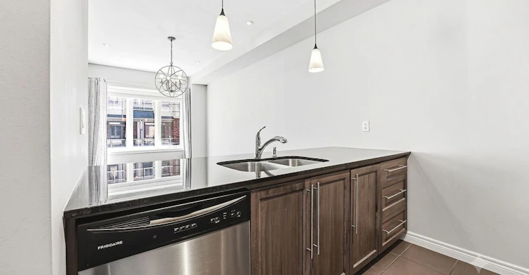 4 Bird Lane, Hamilton, ON, L9G 0G7 - 9