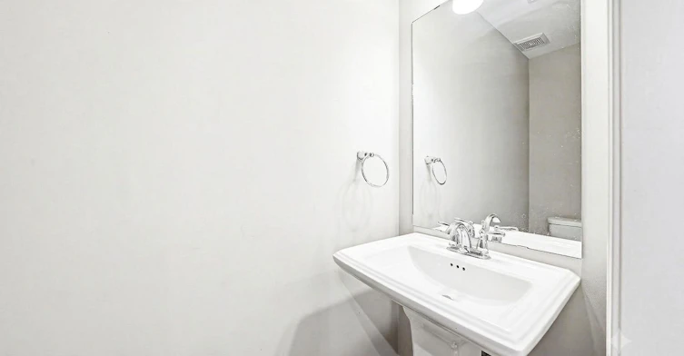 4 Bird Lane, Hamilton, ON, L9G 0G7 - 3