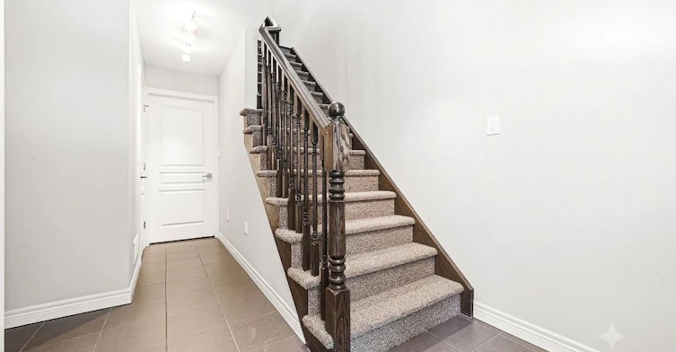 4 Bird Lane, Hamilton, ON, L9G 0G7 - 2