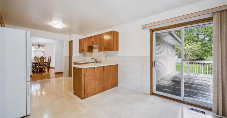 Main-42 Azores Crescent, Cambridge, ON, N1R 7Z4 - 7